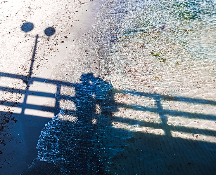 Selfi mal anders - ein Schattenfoto am Meer